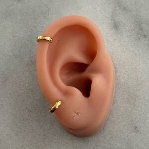 COPY - Gold Mini Micro Small Huggie Hoop Cartilage Earrings 

Brand New